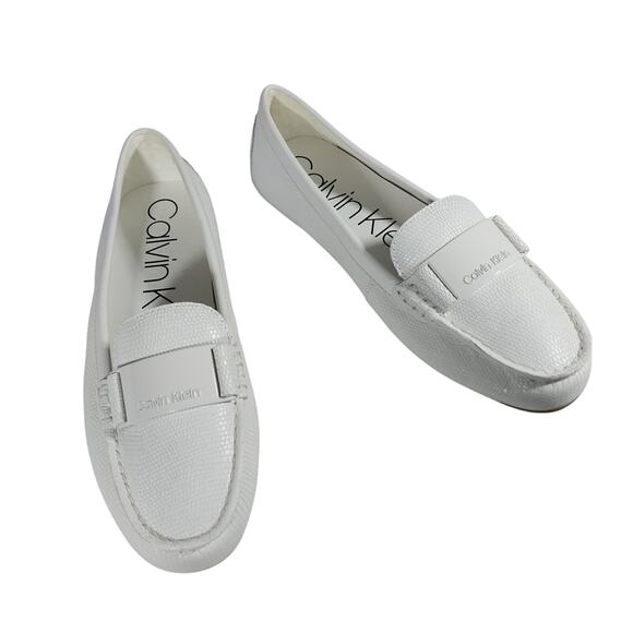 NWOT! CALVIN KLEIN! WHITE GENUINE LEATHER, SNAKESKIN IMPRINT LOAFERS! SZ 7M - Picture 2 of 10